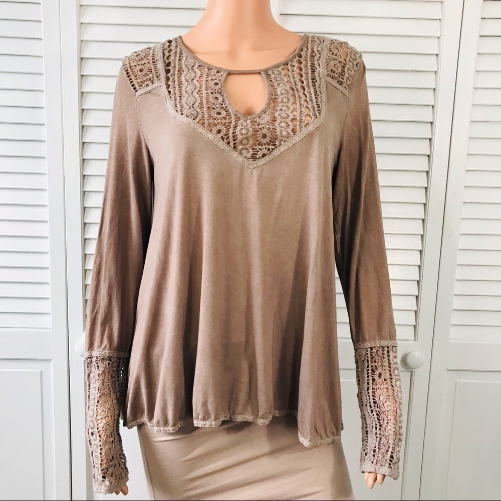 Price is firm POL Brown Lace Detail Long Sleeve Top Size Medium